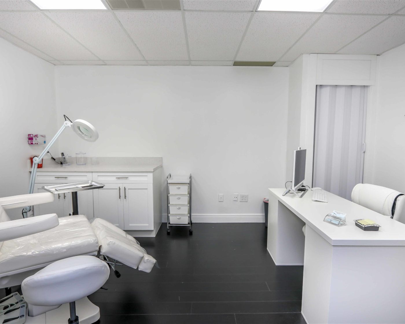 Treatment room used for IV infusion therapy at Florida Healthcare Solutions in Cutler Bay